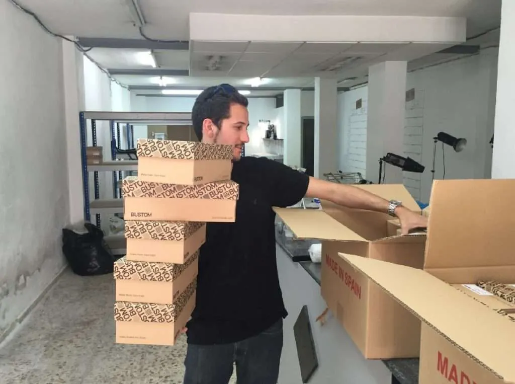 Inversión en maquinaria y local para zapatillas